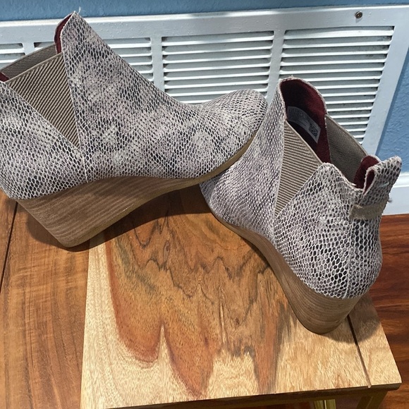 Toms Kelsey Wedge Bootie size 9.5 - Picture 2 of 9